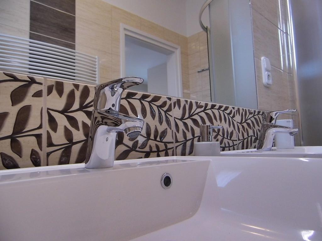 Alfa Apartman Sárvár Zimmer foto